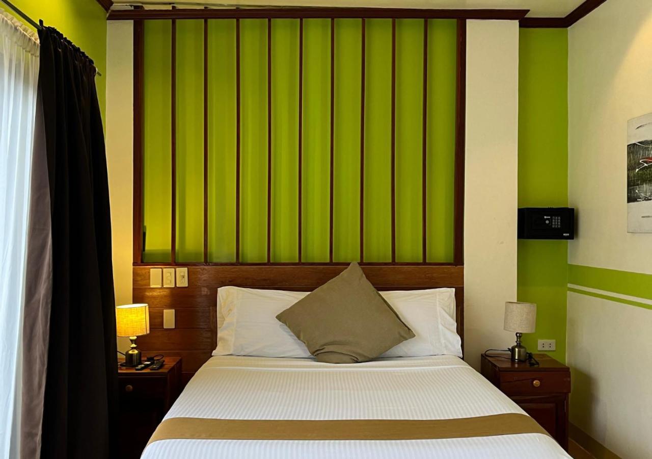 Oasis Port Barton 3*